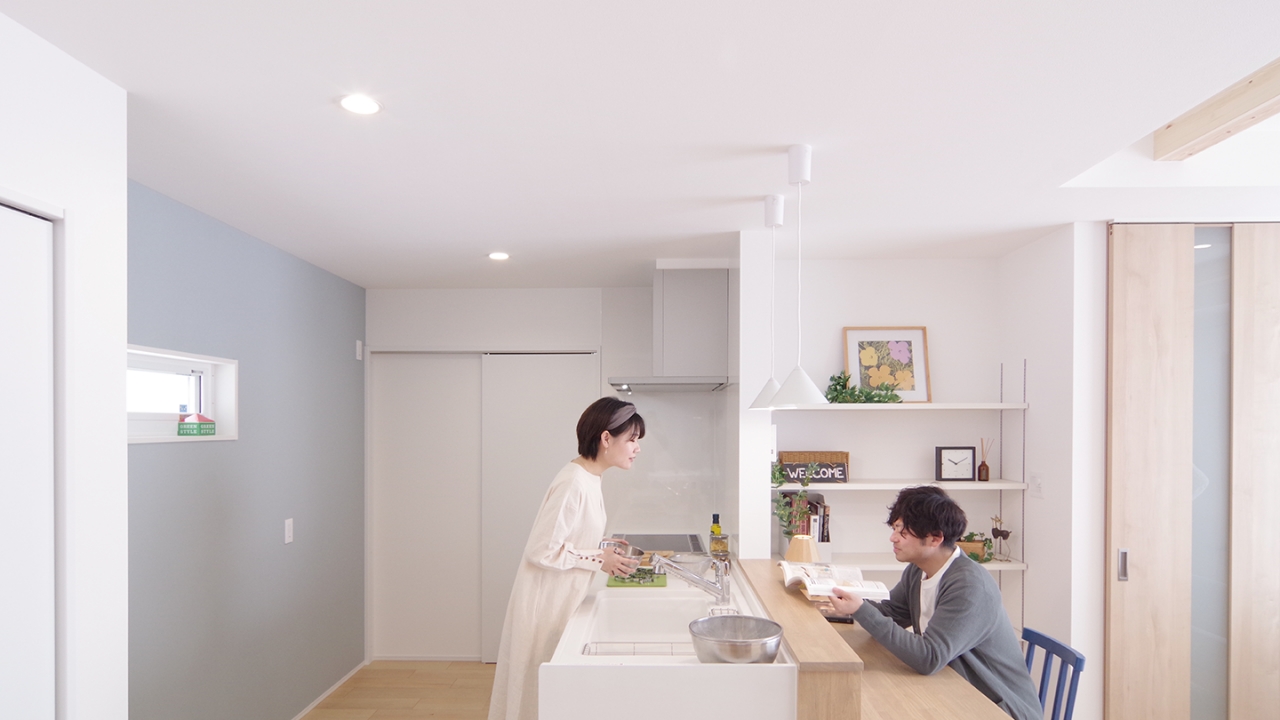 キッチンで、ちょっとレシピ見せてってカウンター型のキッチンって便利です